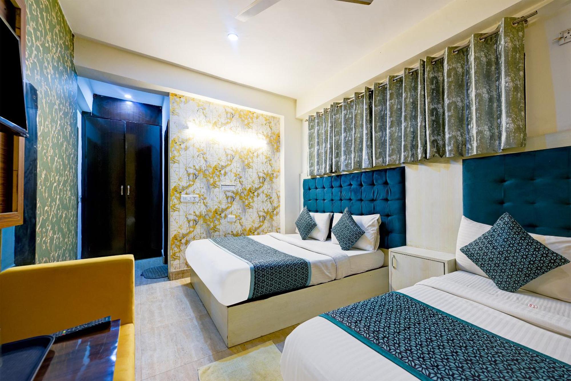 Hotel Skywood At Airport New Delhi Exterior photo