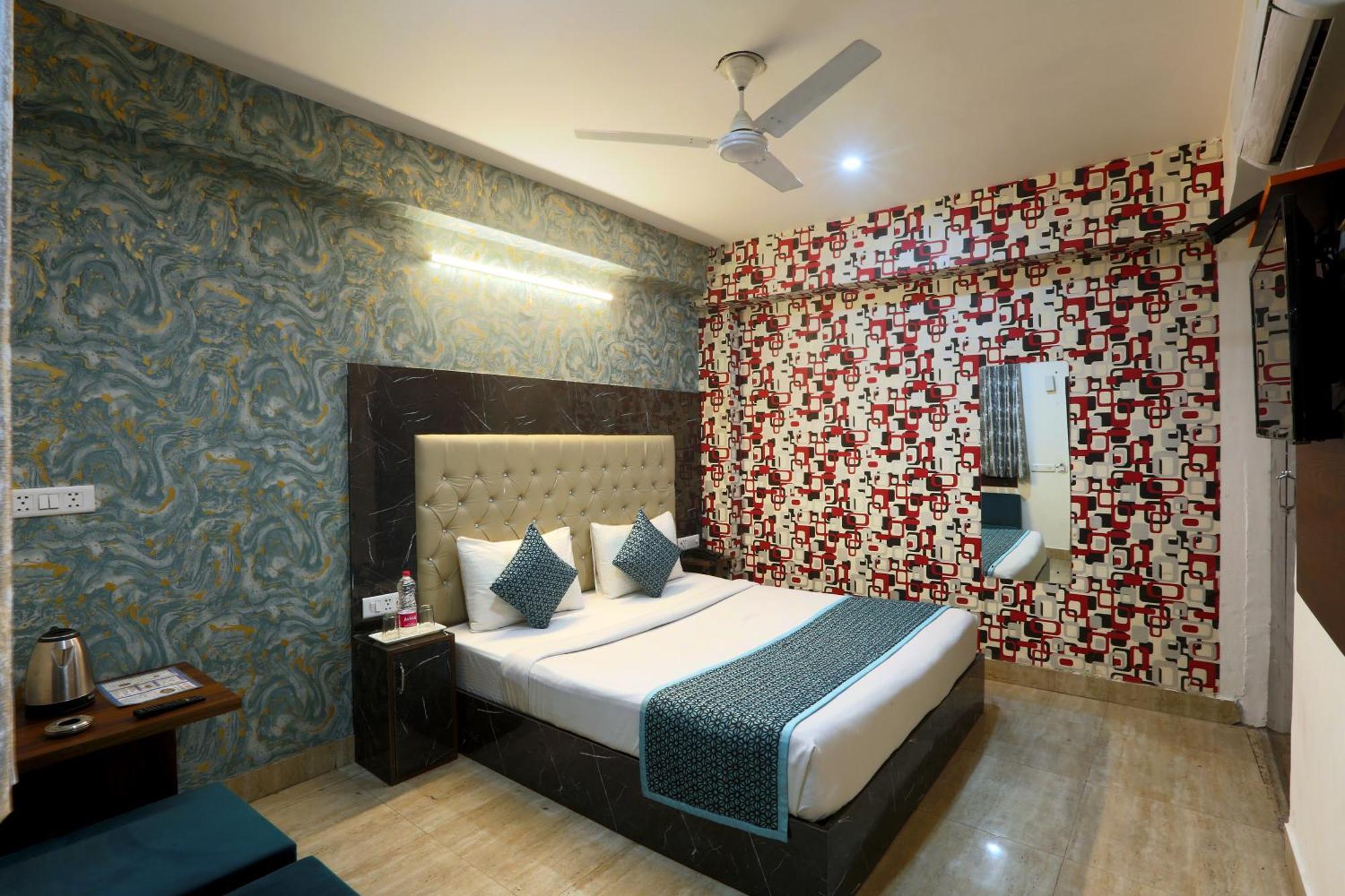 Hotel Skywood At Airport New Delhi Exterior photo