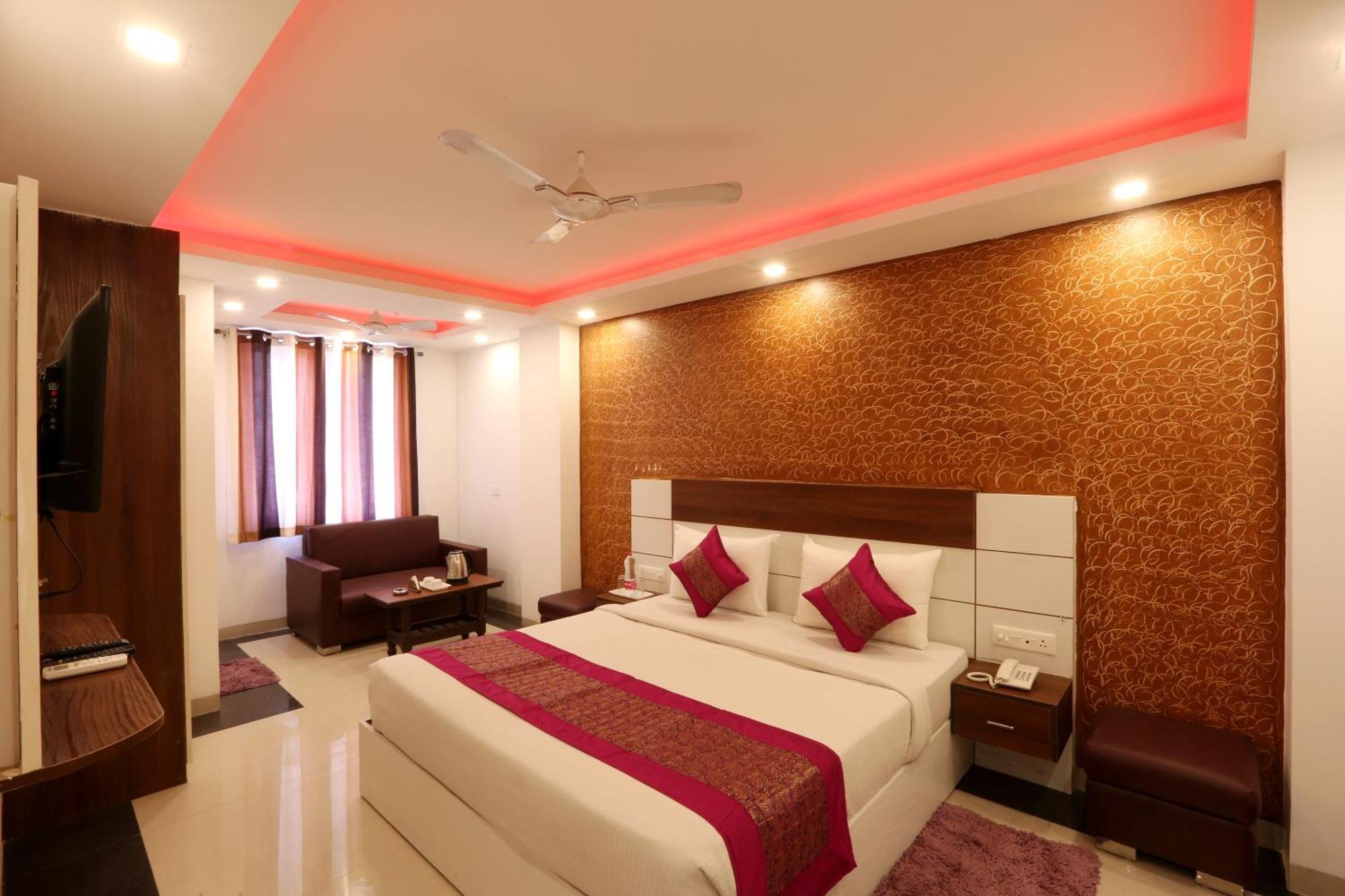Hotel Skywood At Airport New Delhi Exterior photo