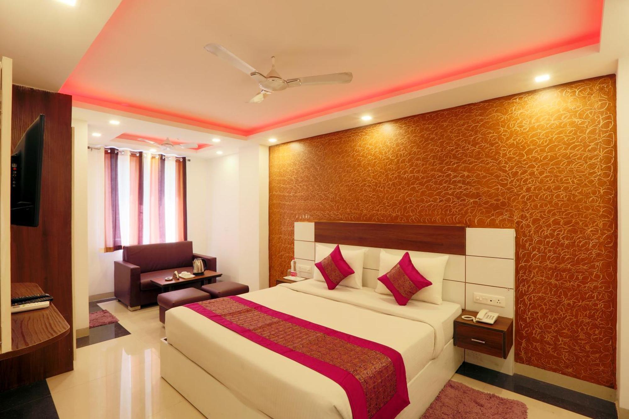 Hotel Skywood At Airport New Delhi Exterior photo