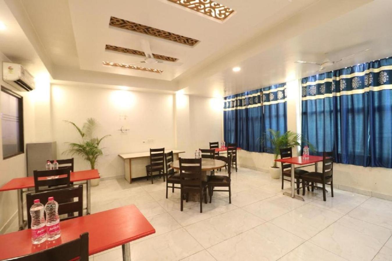 Hotel Skywood At Airport New Delhi Exterior photo